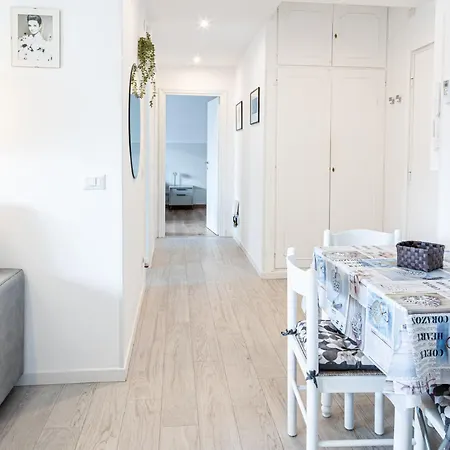 Apartment Tweety Furio Camillo Rome